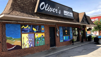 Oliver's Coffee Shop outside