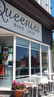 Queenies Bake Shop food