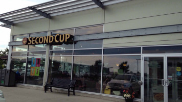 Second Cup Café outside