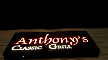 Anthony's Classic Grill Ltd inside