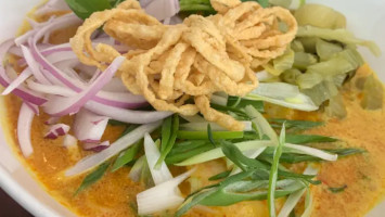 Dee - Thai Cuisine food