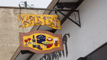 Maple Leaf Restaurant food