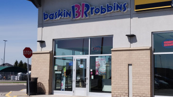 Baskin-robbins outside