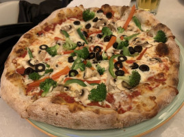 Coco’s Pizza And Lounge food