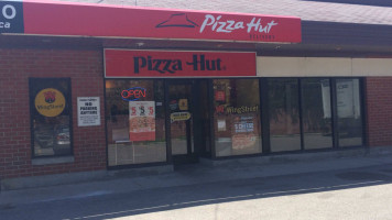 Pizza Hut Thornhill food