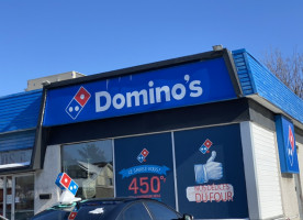 Domino's Pizza outside