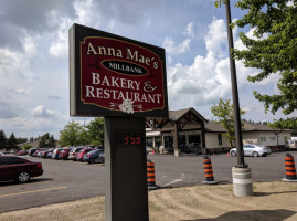 Anna Mae's And Bakery outside