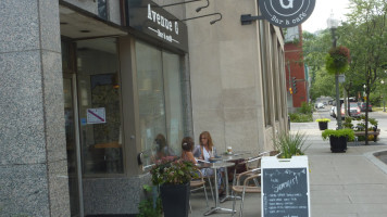 Bistro On The Avenue inside