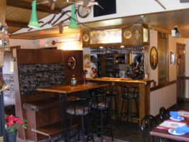 Tanner's Dining, Magnetawan inside