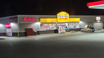 Tim Horton's outside