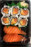 Sushi Tonari food