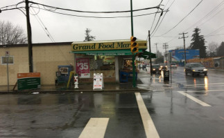 Grand Food Mart outside