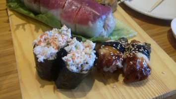 Sushi Hamachi inside
