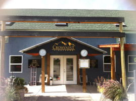 Crowsnest Vineyards inside