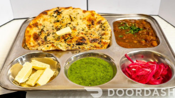 Pakwan Indian Cuisine food