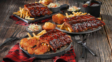 Montana's Bbq Alliston food