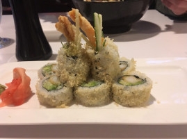 Sushi Nami Royale food