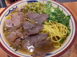 Guiyangren Huaxi Beef Noodle food