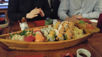 Jina Sushi food