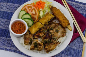 Huong Lan Vietnamese food