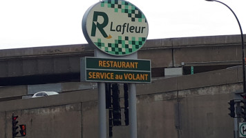 Restaurants D Lafleur Inc outside