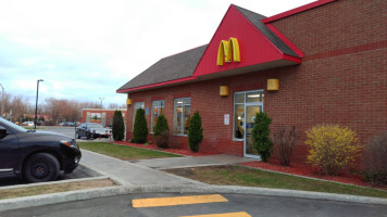 Mcdonald's outside