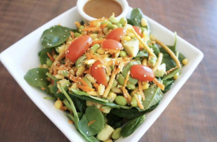 Chloe's Salades Cafe food