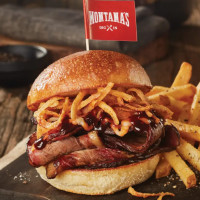 Montana's BBQ & Bar food