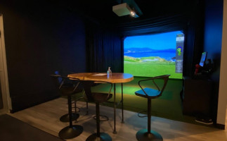 Fore! Everyone Golf Stratford's Indoor Golf Experience food