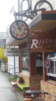 Riders Pizza outside