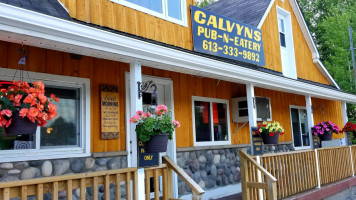 Calvyns Take Out outside
