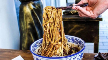Homemade Noodles Zhōng Guó Lán Zhōu Niú Ròu Lā Miàn Yún Nán Mǐ Xiàn (homemade Noodles L. L. B. O Zhōng Guó Lán Zhōu Niú Ròu Lā Miàn food