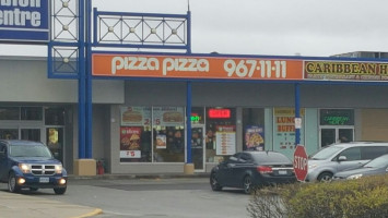 Pizza Pizza outside