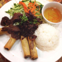 Vi-La Palace Vietnamese Restaurant food