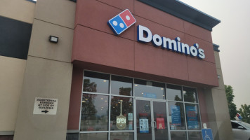 Domino's Pizza outside