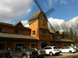 The Windmill Country Market outside