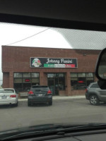 Johnny Panini outside