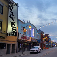 Yank's Old Niagara Grill inside