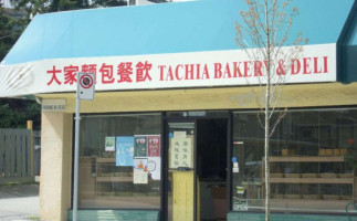 Tachia Bakery And Deli food