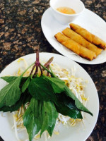 Petite Saigon food