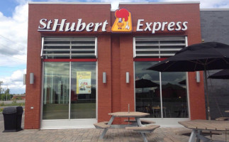 St-hubert Express inside