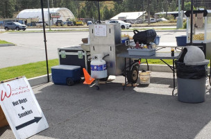 Wicked Weenies Hot Dog Cart outside