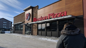 Boston Pizza Stonebridge food