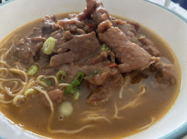 Qī Yé Qīng Tāng Nǎn (uncle Seven Noodle) Beefing With 7 Hong Kong Style Cuisine (richmond Hill) inside