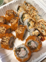 Mauna Sushi food