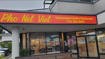 Pho Net Viet outside