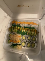 Hee Sushi inside