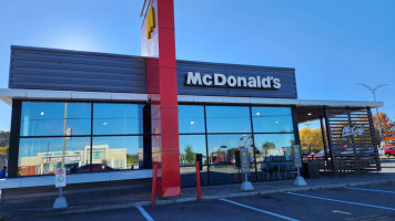 Mcdonald's outside