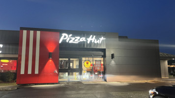 Pizza Hut food