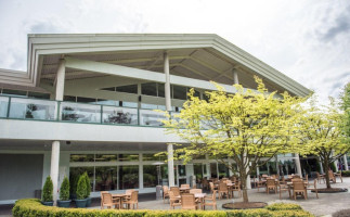 Blue Heron And Grill At Pitt Meadows Golf Club outside